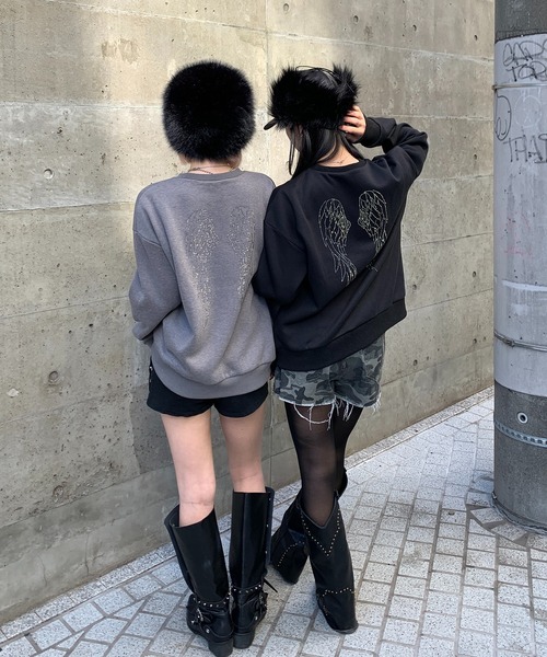 lilful（リルフル）の「羽モチーフ ラインストーン バックデザイン 裏起毛スウェット（スウェット・レディース・オートミール/ブラック/グレー・F）」の17枚目の写真