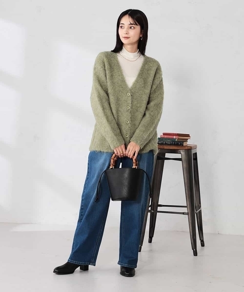 a.v.v(アーヴェヴェ)の「【WEB限定】Vネックシャギーニットカーディガン(カーディガン/ボレロ・レディース・オレンジ/ミント/ダークインディゴブルー・40/38/36)」の13枚目の写真