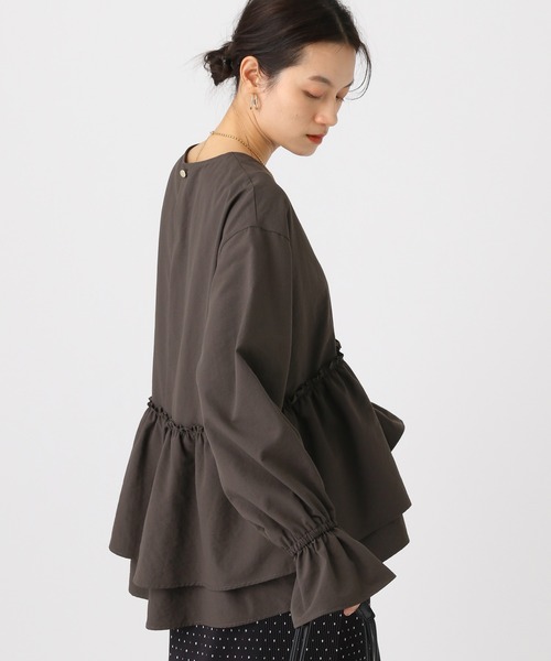 Elura（エルーラ）の「アイロンいらずペプラムブラウス/634735（シャツ/ブラウス・レディース・ダークブラウン/ライトブルー/オフホワイト・FREE）」の7枚目の写真