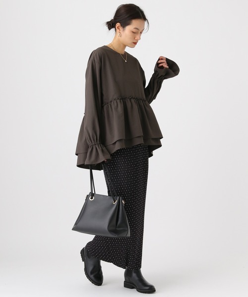 Elura（エルーラ）の「アイロンいらずペプラムブラウス/634735（シャツ/ブラウス・レディース・ダークブラウン/ライトブルー/オフホワイト・FREE）」の8枚目の写真