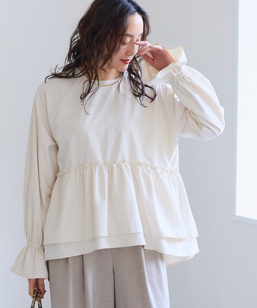 Elura（エルーラ）の「アイロンいらずペプラムブラウス/634735（シャツ/ブラウス・レディース・ダークブラウン/ライトブルー/オフホワイト・FREE）」の4枚目の写真