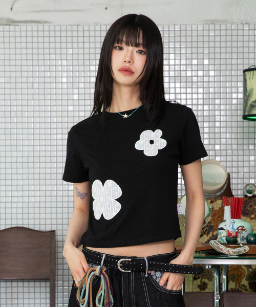 RuNaKi'Hu'(ルナキフ)の「WXT043綿菓子レースアップリケ半袖Tシャツ(BLACK)(Tシャツ/カットソー・レディース・その他・1/2)」の1枚目の写真