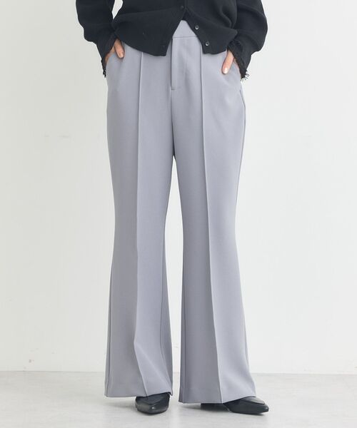 earth music&ecology（アースミュージックアンドエコロジー）の「センターシームフレアパンツ（その他パンツ・レディース・ライトベージュ/グレー/ブラック/ブラウン・S/M）」の3枚目の写真