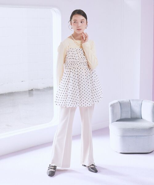 earth music&ecology（アースミュージックアンドエコロジー）の「センターシームフレアパンツ（その他パンツ・レディース・ライトベージュ/グレー/ブラック/ブラウン・S/M）」の6枚目の写真