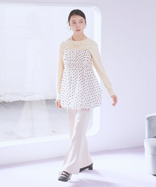 earth music&ecology（アースミュージックアンドエコロジー）の「センターシームフレアパンツ（その他パンツ・レディース・ライトベージュ/グレー/ブラック/ブラウン・S/M）」の7枚目の写真