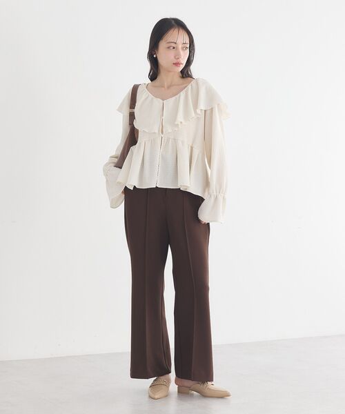 earth music&ecology（アースミュージックアンドエコロジー）の「センターシームフレアパンツ（その他パンツ・レディース・ライトベージュ/グレー/ブラック/ブラウン・S/M）」の17枚目の写真