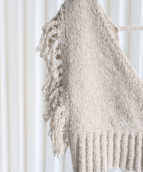 YENNA（イェンナ）の「【 2026 SS 新作 】テープヤーンフリンジカシュクールニットベスト（ベスト・レディース・アイボリー/ベージュ/ブラック・FREE）」の5枚目の写真