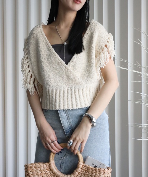 YENNA（イェンナ）の「【 2026 SS 新作 】テープヤーンフリンジカシュクールニットベスト（ベスト・レディース・アイボリー/ベージュ/ブラック・FREE）」の9枚目の写真