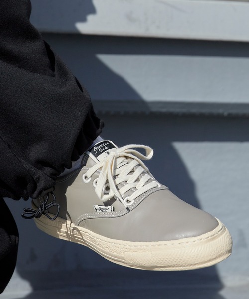 Maison MIHARA YASUHIRO(メゾンミハラヤスヒロ)の「General Scale. Maison MIHARA YASUHIRO /ジェネラルスケール メゾンミハラヤスヒロ KIEFER Leather Low-Top Sneakers ローカットスニーカー(スニーカー・メンズ・グレー・38/41/42/37)」の3枚目の写真