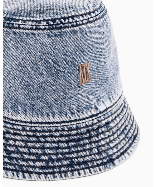 ARMANI EXCHANGE(アルマーニエクスチェンジ)の「【A|X アルマーニ エクスチェンジ】AXロゴ デニムバケットハット(ハット・レディース・インディゴブルー・FREE)」の3枚目の写真