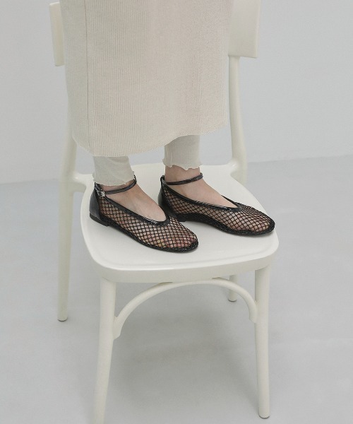 EPURE(エピュレ)の「LUZ TWO-WAY NET FLATS(パンプス・レディース・ブラック・24/24.5)」の2枚目の写真