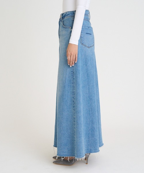 YANUK（ヤヌーク）の「フレアロングスカート（デニムスカート・レディース・ライトブルー・L/M/S）」の6枚目の写真