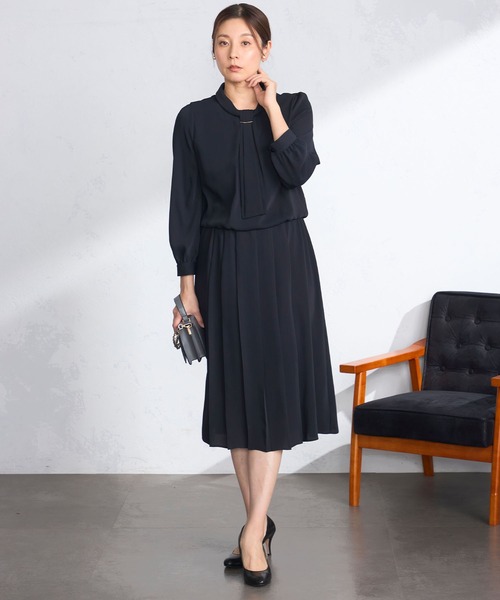 GALLORIA（ギャローリア）の「ラッフルプリーツワンピース（ワンピース・レディース・ライトグレー/ネイビー・L/LL/M/S）」の6枚目の写真