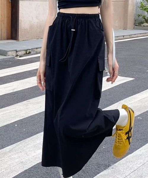 SallyLunn(サリーラン)の「ナイロンカーゴ ロングスカート(スカート・レディース・ブラック/グレー・LARGE/MEDIUM)」の5枚目の写真