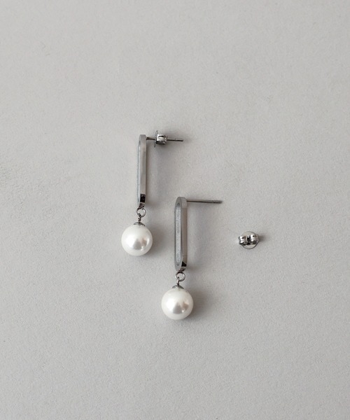 J by blue(ジェイバイブルー)の「メタルパールピアス / サージカルステンレス(ピアス(両耳用)・レディース・シルバー/ゴールド・FREE)」の12枚目の写真