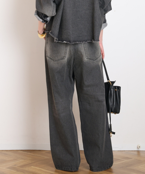 AP STUDIO(エーピーストゥディオ)の「デニムアシンメトリ―パンツ(デニムパンツ・レディース・チャコールグレー・36/40/38)」の3枚目の写真