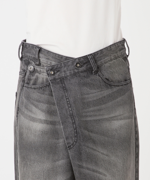 AP STUDIO(エーピーストゥディオ)の「デニムアシンメトリ―パンツ(デニムパンツ・レディース・チャコールグレー・36/40/38)」の18枚目の写真