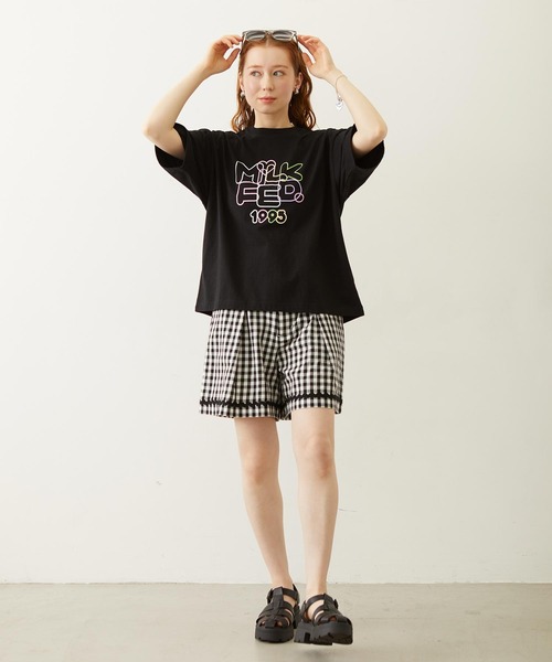 MILKFED.(ミルクフェド)の「MILKFED. NEON LOGO WIDE S/S TEE(Tシャツ/カットソー・レディース・ブラック/ライトピンク/ホワイト・M/L)」の6枚目の写真