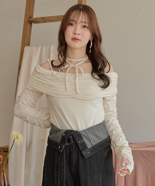 mideal(マイディール)の「gathered design off shoulder / ギャザーデザインオフショルダー(Tシャツ/カットソー・レディース・ブルー/アイボリー/ブラウン・FREE)」の14枚目の写真