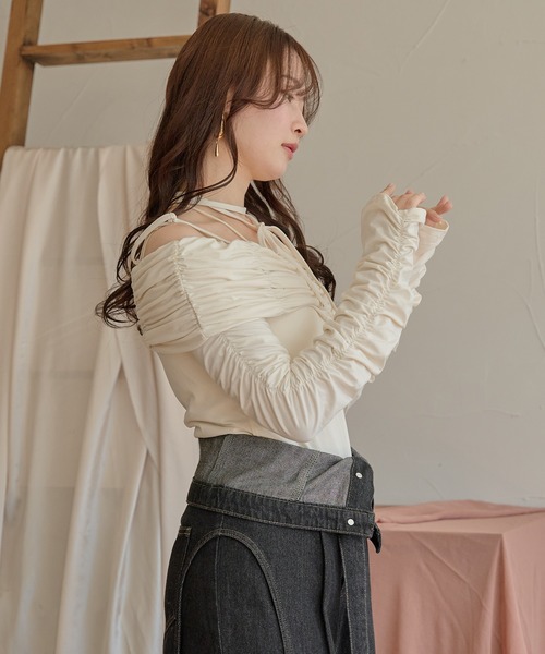 mideal(マイディール)の「gathered design off shoulder / ギャザーデザインオフショルダー(Tシャツ/カットソー・レディース・ブルー/アイボリー/ブラウン・FREE)」の15枚目の写真