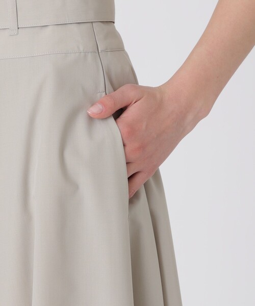 BLUE LABEL CRESTBRIDGE(ブルーレーベルクレストブリッジ)の「ポリレーヨンブロードトレンチスカート(スカート・レディース・ブラック/ベージュ・38/36)」の15枚目の写真