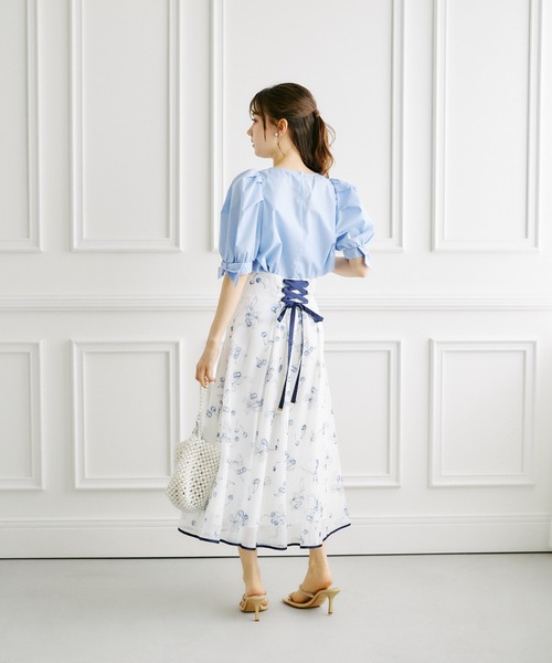 tocco closet(トッコ クローゼット)の「バックレースアップチェリー×リボンプリントシアーフレアスカート(スカート・レディース・レッド/ネイビー・M)」の11枚目の写真