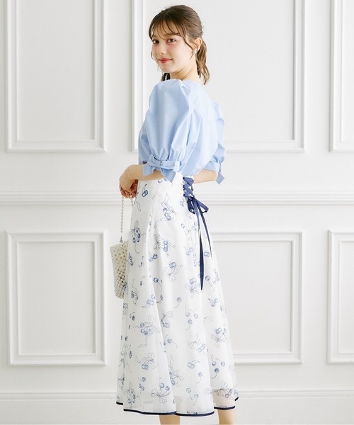 tocco closet(トッコ クローゼット)の「バックレースアップチェリー×リボンプリントシアーフレアスカート(スカート・レディース・レッド/ネイビー・M)」の15枚目の写真