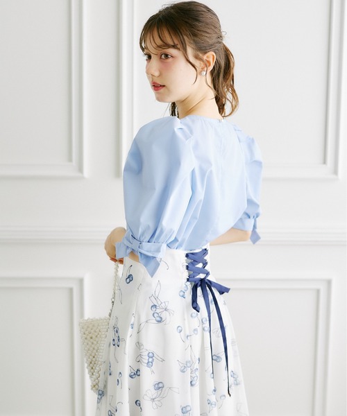 tocco closet(トッコ クローゼット)の「バックレースアップチェリー×リボンプリントシアーフレアスカート(スカート・レディース・レッド/ネイビー・M)」の16枚目の写真