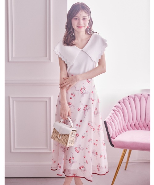 tocco closet(トッコ クローゼット)の「バックレースアップチェリー×リボンプリントシアーフレアスカート(スカート・レディース・レッド/ネイビー・M)」の4枚目の写真