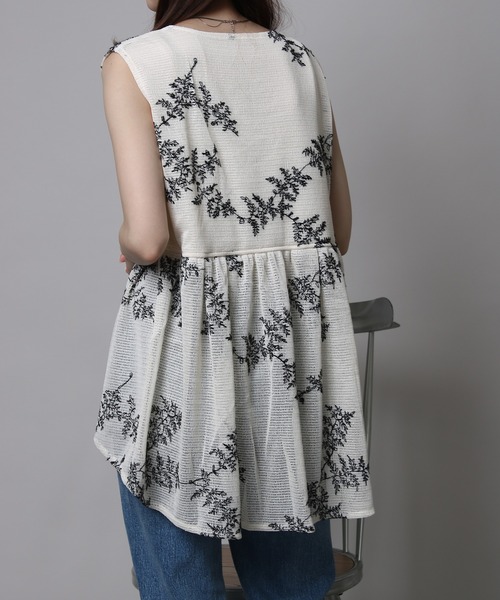 NYLAUS(ナイラス)の「【SG】ボタニカル刺繍メッシュペプラムベスト(ベスト・レディース・アイボリー/ブラック・M)」の4枚目の写真