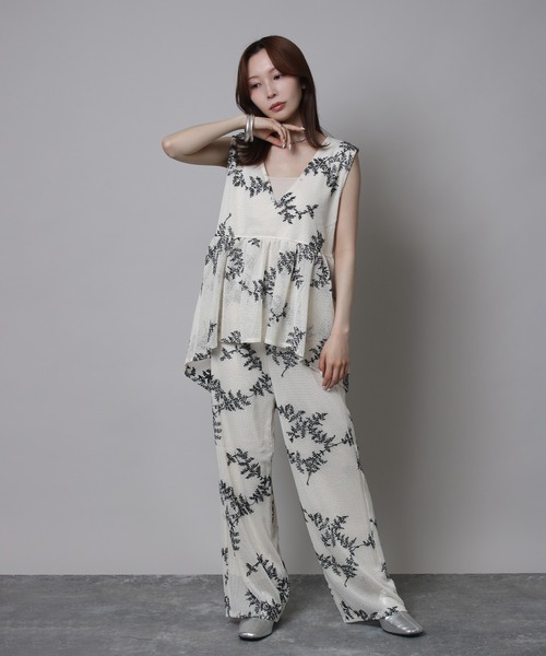 NYLAUS(ナイラス)の「【SG】ボタニカル刺繍メッシュペプラムベスト(ベスト・レディース・アイボリー/ブラック・M)」の9枚目の写真