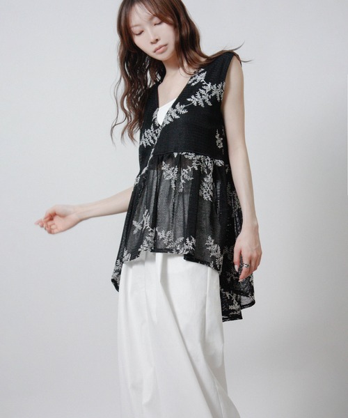 NYLAUS(ナイラス)の「【SG】ボタニカル刺繍メッシュペプラムベスト(ベスト・レディース・アイボリー/ブラック・M)」の11枚目の写真