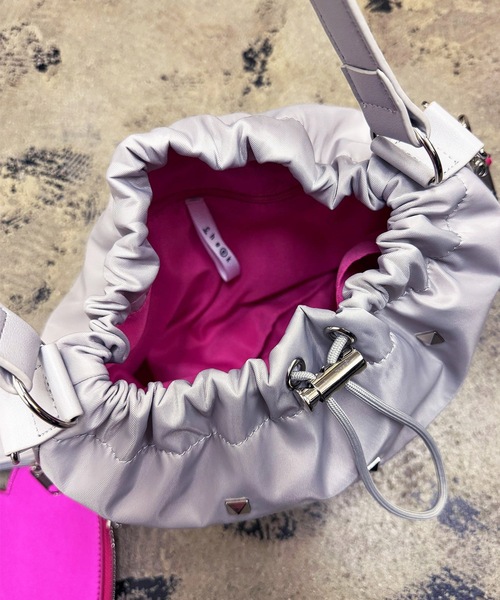 COMMON WARE(コモンウェアー)の「EM:cheek チーク スタッズ heart pouch studs 2way shoulder(ショルダーバッグ・レディース・ブラック/カーキ/グレー/パープル・FREE)」の7枚目の写真