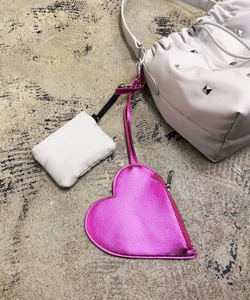 COMMON WARE(コモンウェアー)の「EM:cheek チーク スタッズ heart pouch studs 2way shoulder(ショルダーバッグ・レディース・ブラック/カーキ/グレー/パープル・FREE)」の8枚目の写真