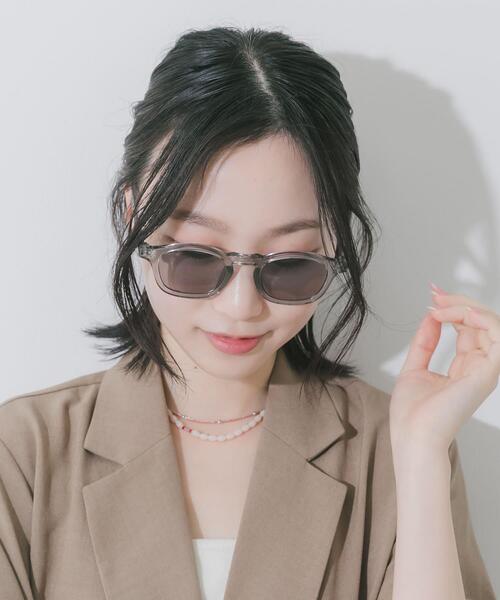 SMELLY(スメリー)の「クリアフレームカラーサングラス(サングラス・レディース・ブラウン/グレー・-)」の9枚目の写真