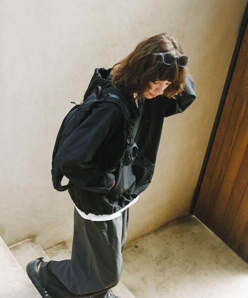 SMELLY(スメリー)の「クリアフレームカラーサングラス(サングラス・レディース・ブラウン/グレー・-)」の5枚目の写真