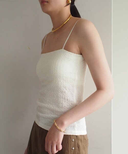 LOUNGEDRESS(ラウンジドレス)の「【earthy_/アーシー】カップ付きジャガードキャミ(キャミソール・レディース・ブラック/オフホワイト・LARGE/MEDIUM/SMALL)」の5枚目の写真