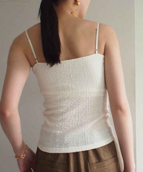 LOUNGEDRESS(ラウンジドレス)の「【earthy_/アーシー】カップ付きジャガードキャミ(キャミソール・レディース・ブラック/オフホワイト・LARGE/MEDIUM/SMALL)」の6枚目の写真