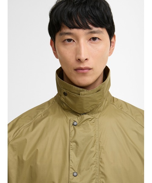 Barbour（バブアー）の「【TRANSPORT / トランスポート】UVシャワープルーフ ジャケット（ブルゾン・メンズ・オリーブ・34/36/38）」の12枚目の写真