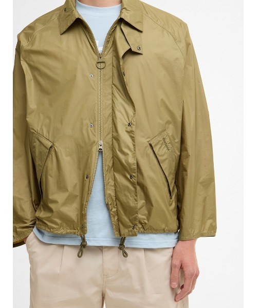 Barbour（バブアー）の「【TRANSPORT / トランスポート】UVシャワープルーフ ジャケット（ブルゾン・メンズ・オリーブ・34/36/38）」の11枚目の写真