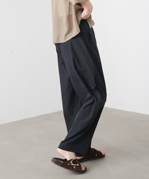 Bou Jeloud(ブージュルード)の「ストレッチテックコクーンパンツ(その他パンツ・レディース・グレイッシュベージュ/ブラック/ベージュ・FREE)」の11枚目の写真