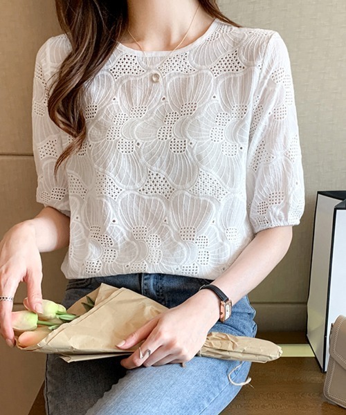ONEP STAR(ワンピスター)の「フラワーデザイン総レースブラウス(シャツ/ブラウス・レディース・ブルー/オフホワイト・X-LARGE/LARGE/MEDIUM)」の3枚目の写真