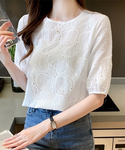 ONEP STAR(ワンピスター)の「フラワーデザイン総レースブラウス(シャツ/ブラウス・レディース・ブルー/オフホワイト・X-LARGE/LARGE/MEDIUM)」の7枚目の写真