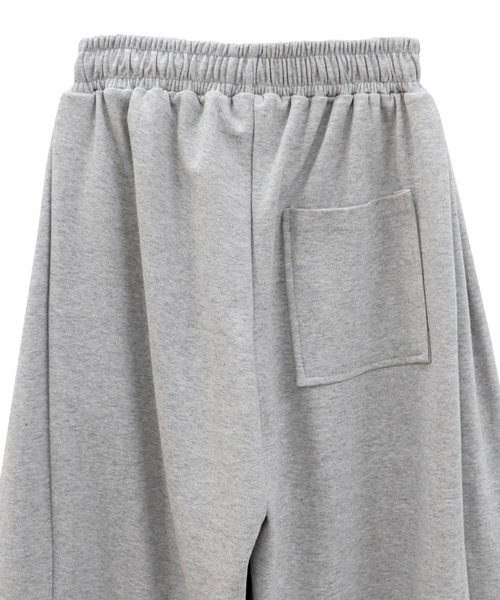 ISOOK（アイスー）の「サイドピンタックスウェットパンツ(comochi select) / ウエストゴム ルーズ ストレート ワイド（スウェットパンツ・レディース・グレー・FREE）」の9枚目の写真