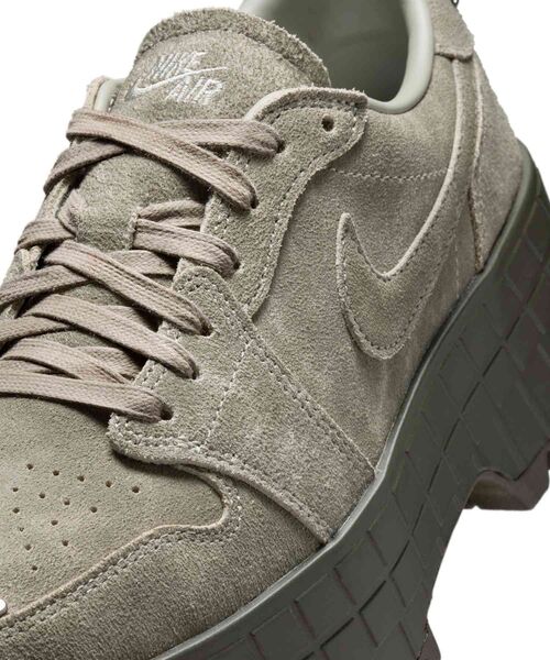 JORDAN BRAND(ジョーダンブランド)の「エア ジョーダン 1 ブルックリン LOW ウィメンズシューズ / Air Jordan 1 Brooklyn Low Women's Shoes IR7248-304 Spruce Fog(スニーカー・レディース・ライトグリーン・24.5/24/23.5/23/22.5/22/26/25.5/25)」の5枚目の写真