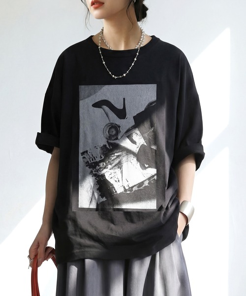 antiqua(アンティカ)の「綿100% クルーネック フォト Tシャツ(Tシャツ/カットソー・レディース・ブラック/ホワイト・ONESIZE)」の2枚目の写真