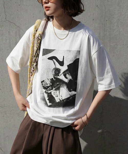 antiqua（アンティカ）の「綿100％ クルーネック フォト Tシャツ（Tシャツ/カットソー・レディース・ブラック/ホワイト・ONESIZE）」の3枚目の写真