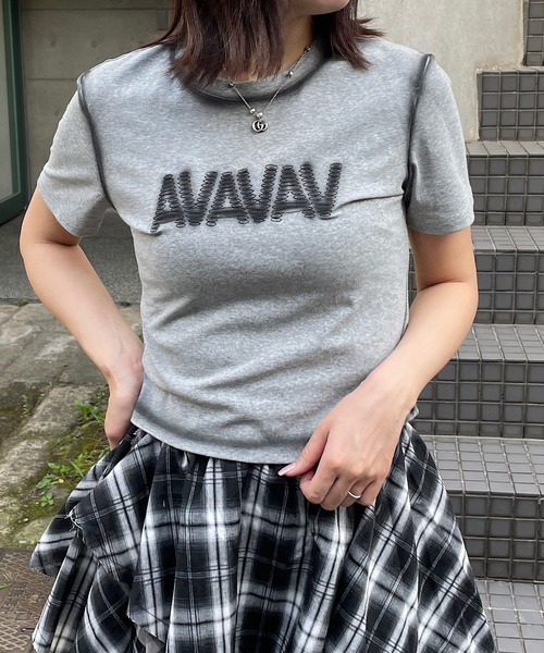 ROGER AND RAW(ロジャーアンドロウ)の「スプレープリント フロントロゴ ショートT(Tシャツ/カットソー・レディース・グレー/ブラック/ホワイト・FREE)」の3枚目の写真