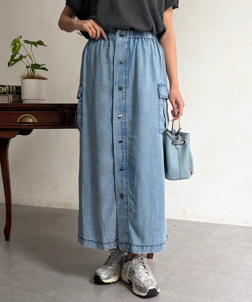 Chez toi（シェトワ）の「パウダー加工デニムナロースカート（スカート・レディース・サックスブルー/インディゴブルー/グレー・FREE）」の2枚目の写真