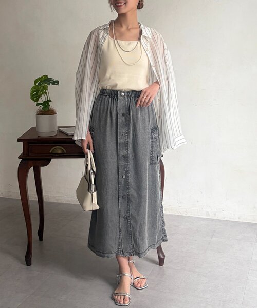 Chez toi（シェトワ）の「パウダー加工デニムナロースカート（スカート・レディース・サックスブルー/インディゴブルー/グレー・FREE）」の8枚目の写真